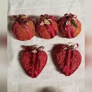 Vintage Christmas Decorative Ornaments Potpourri